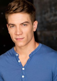 Lucas Adams